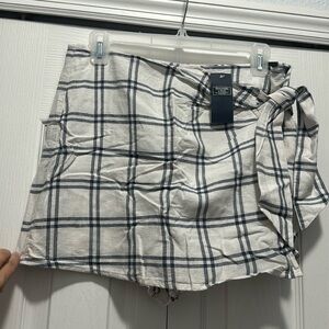 A&F Plaid Skort, NWT